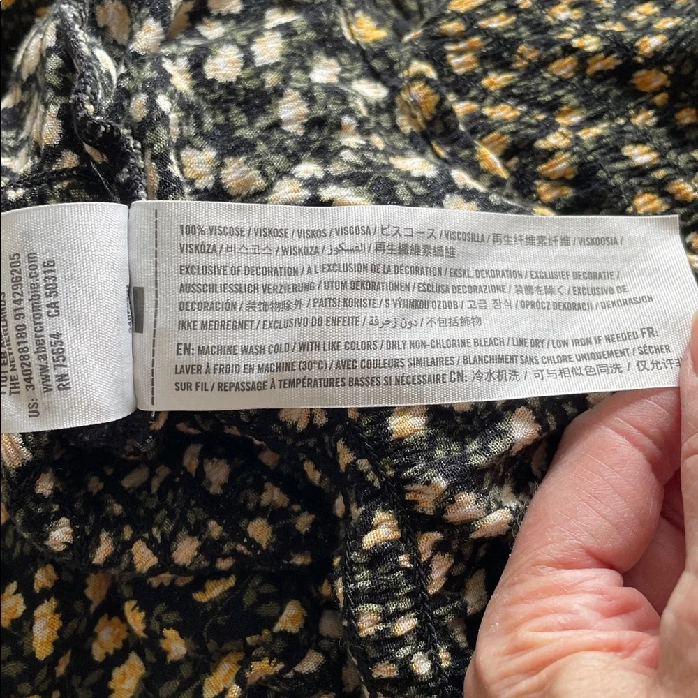 HOLLISTER Green & Yellow Ditsy Print Floral Smocked Boho Square Neck Top Large - Picture 7 of 10